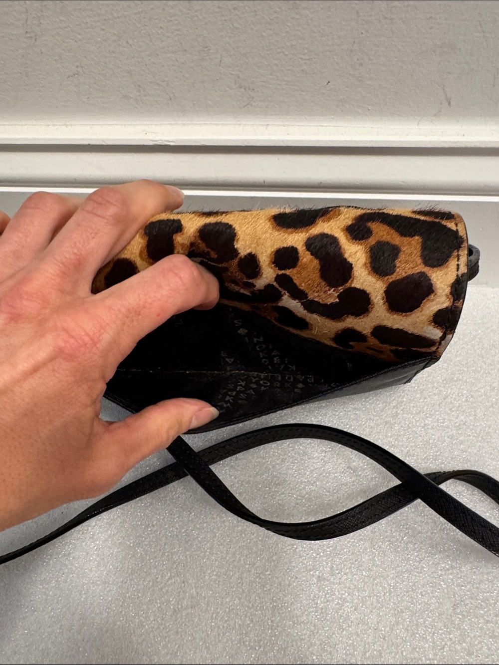 Kate Spade Run Wild leopard print cat crossbody bag - Picture 4 of 10